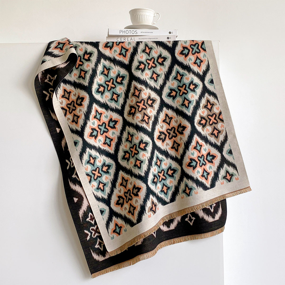 女性用リバーシブルイミテーションカシミヤスカーフ 冬用 厚手 - Woven Scarf Blanket のレビューと価格
